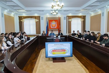 Старшеклассники Оренбурга познакомились с работой областного парламента